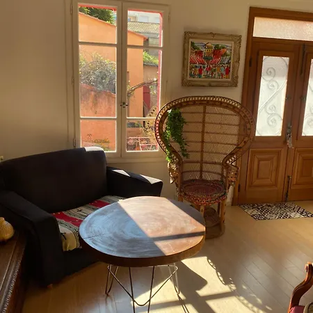 Hébergement de vacances Maison De Avec Jardin *